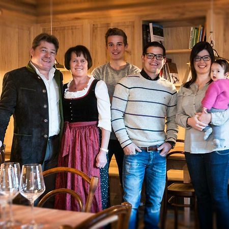 Hotel Weingut Klosterhof Caldaro Eksteriør billede