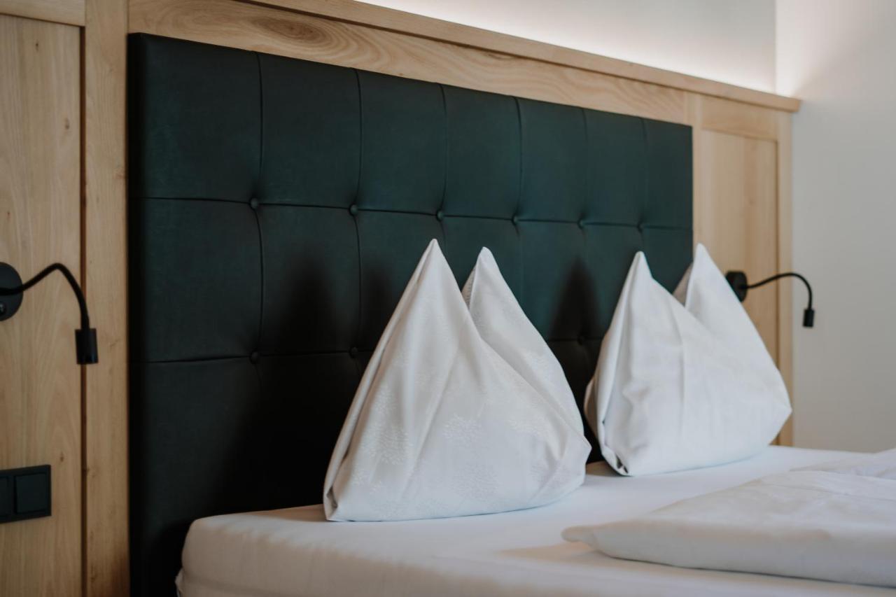 Hotel Weingut Klosterhof Caldaro Eksteriør billede