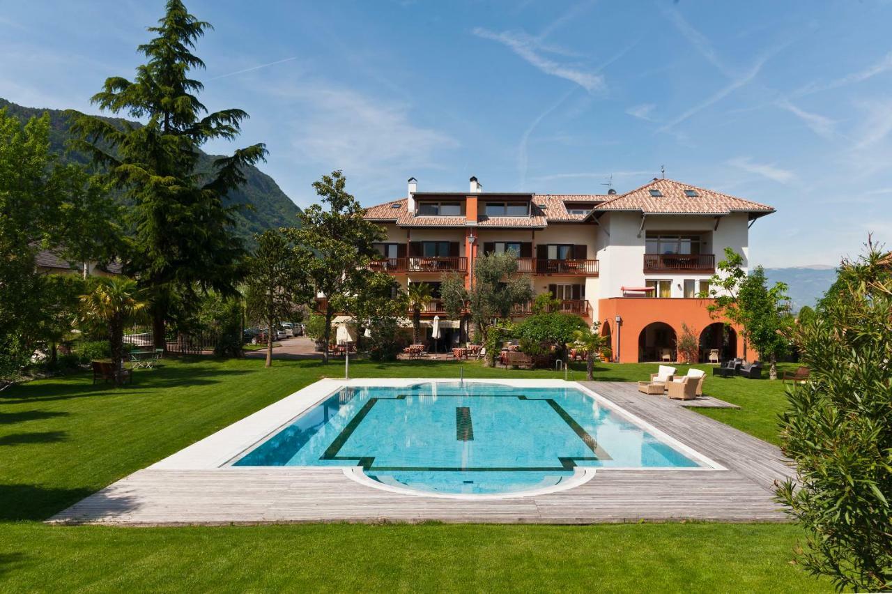 Hotel Weingut Klosterhof Caldaro Eksteriør billede