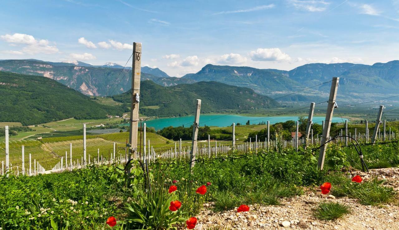 Hotel Weingut Klosterhof Caldaro Eksteriør billede
